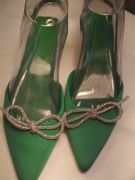 Comfrt Shoes - Emerald Green Pointed Toe Flats with Crystal Bow Accent